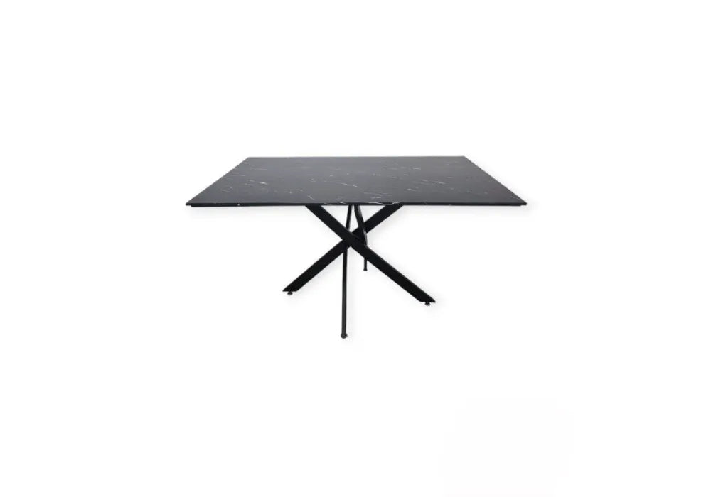 Aulnay-sous-Bois  avec 4 chaises