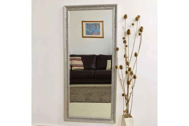 Le Miroir é robe argenté de style shabby chic de 120 x 80 cm
— miroir, miroir design, miroir mural, miroir rond, miroir rectangulaire, miroir moderne, miroir décoratif, miroir pas cher, miroir chambre