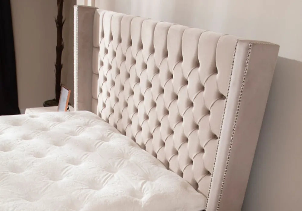 Lit Coffre CLOUTE  - Velours capitonné