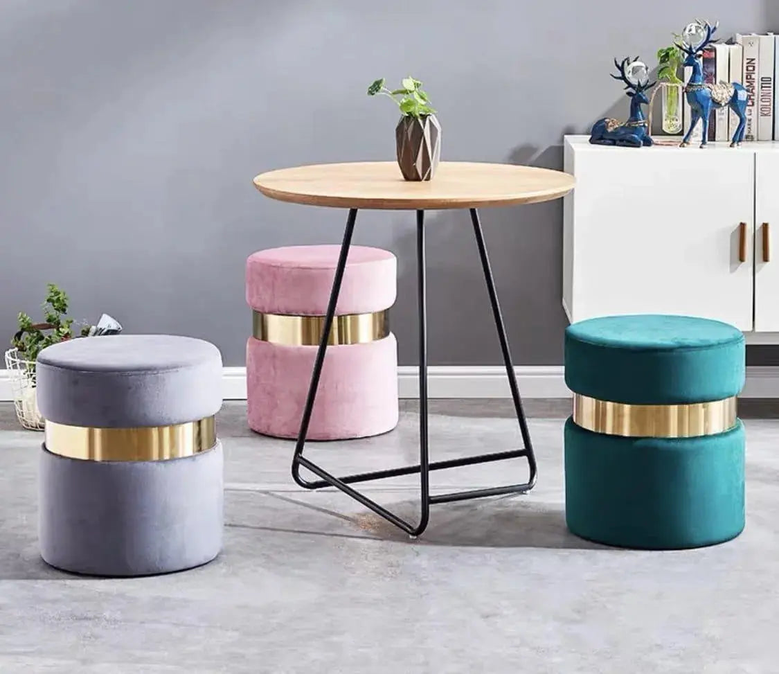 Pouf ALMA design doré en velours Swedzo-Meuble