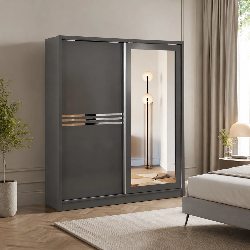 Armoire Elif à portes coulissantes en bois blanc (photo 2/7)
