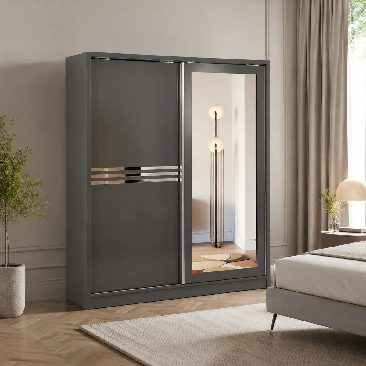 Armoire Elif à portes coulissantes en bois blanc (photo 2/7)