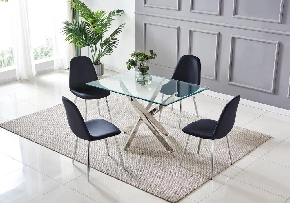 Table à manger en verre avec chaises