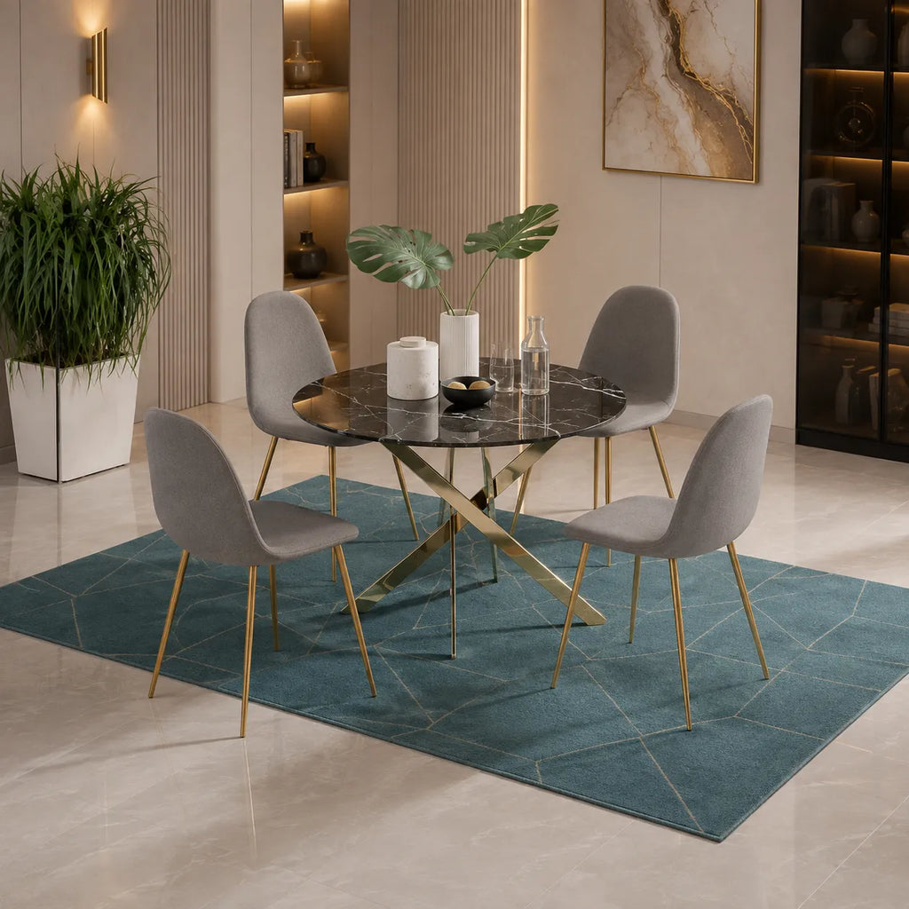 Table avec chaises avec doree pieds