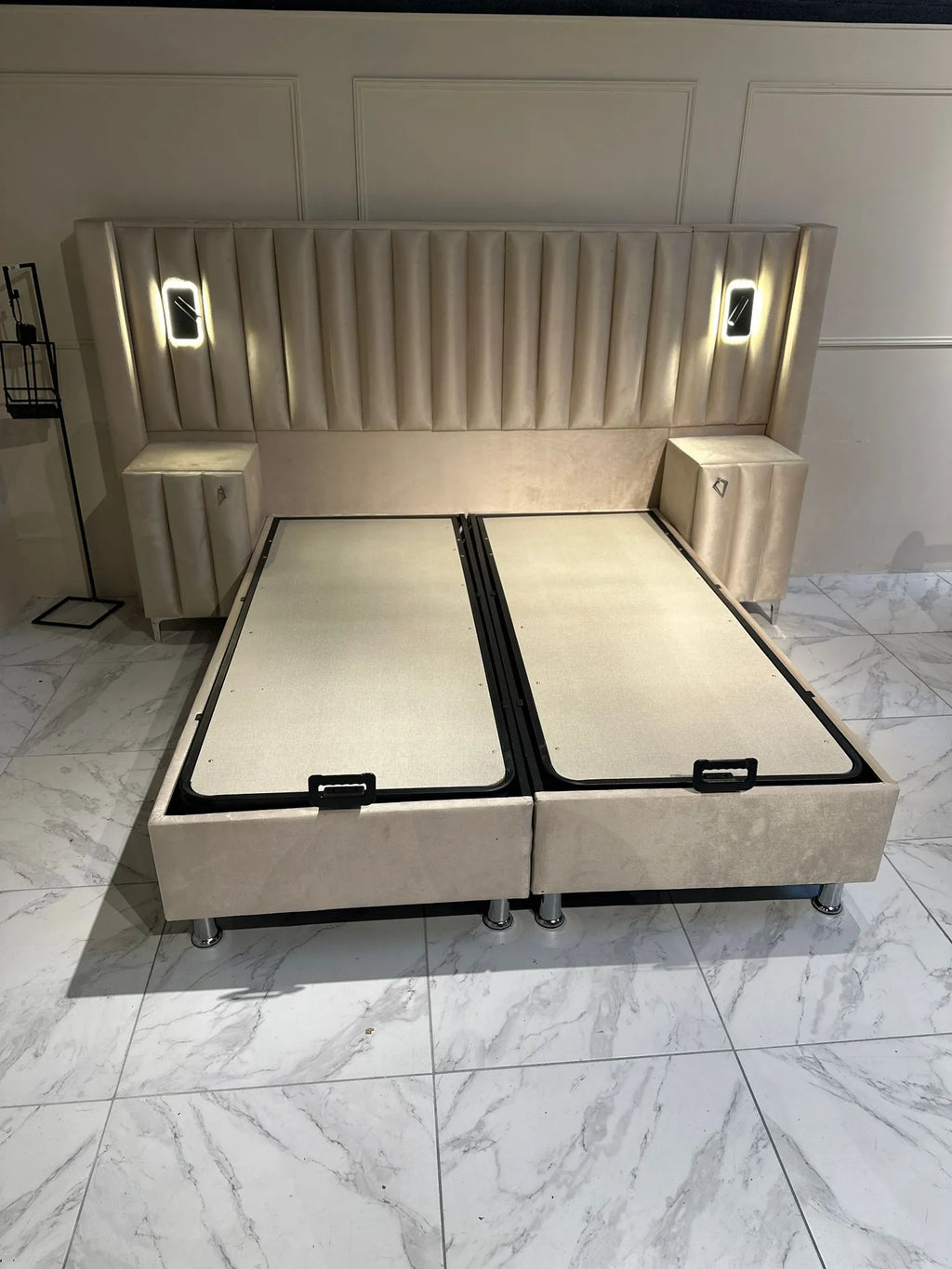 160x200 lit coffre avec deux chevets