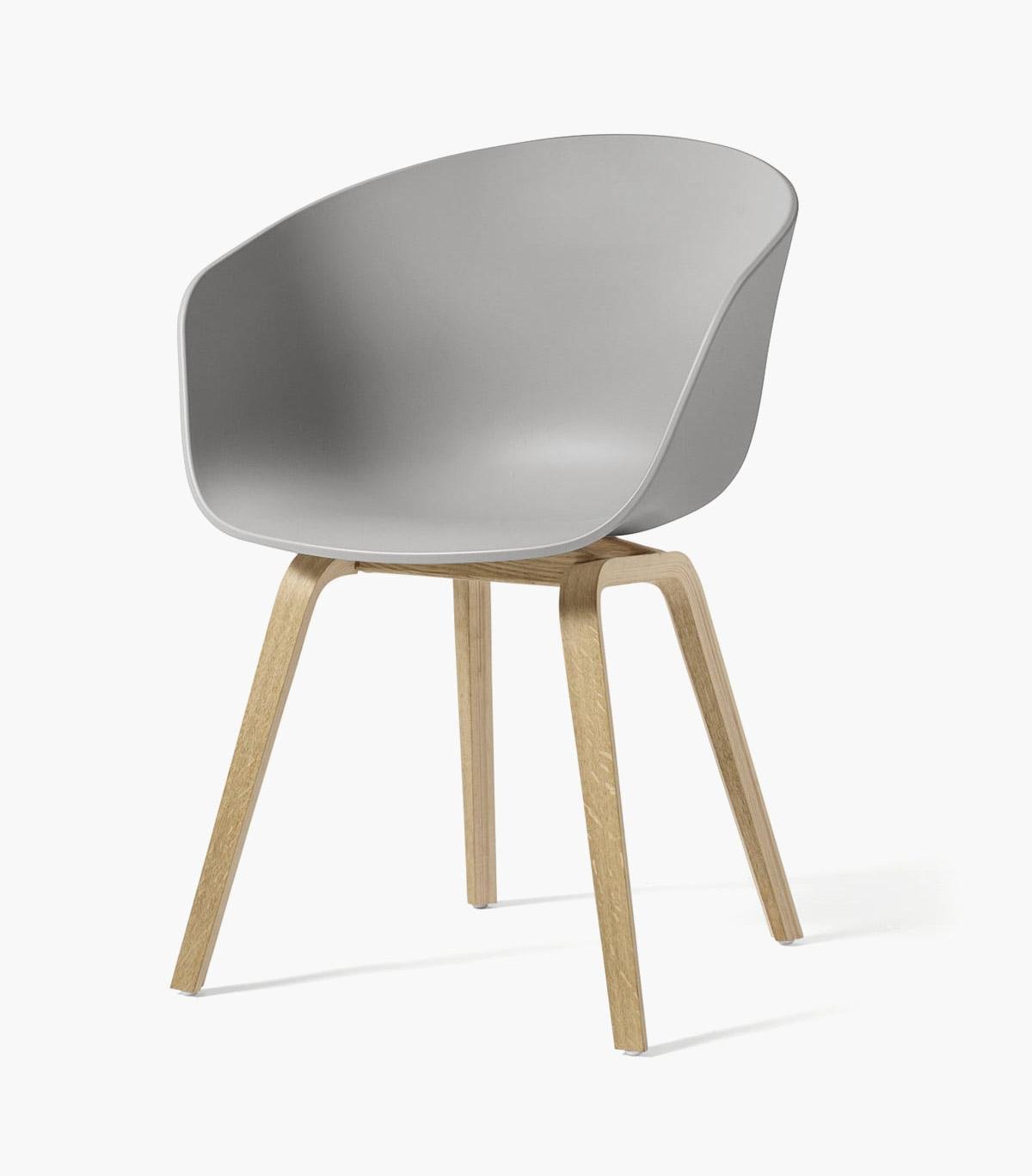 Chaise en chéne 2 piéces