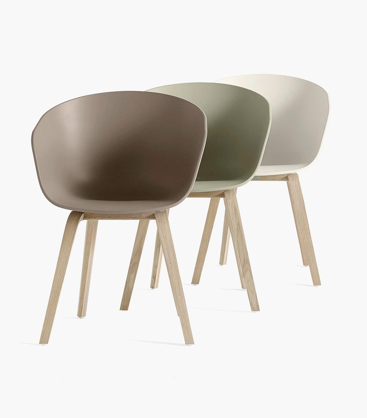 Chaise en chéne 2 piéces