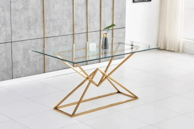 Table Pyramide Transparent