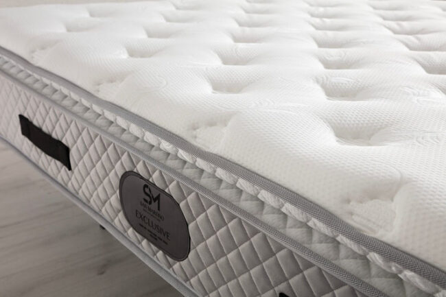 Matelas Exclusif Ressorts Gris - 32 cm avec surmatelas Intégré